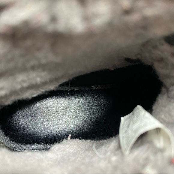 UGG Ashton Addie Black Fur Cuff Lace Up Lug Sole Boot 11 - Picture 15 of 16